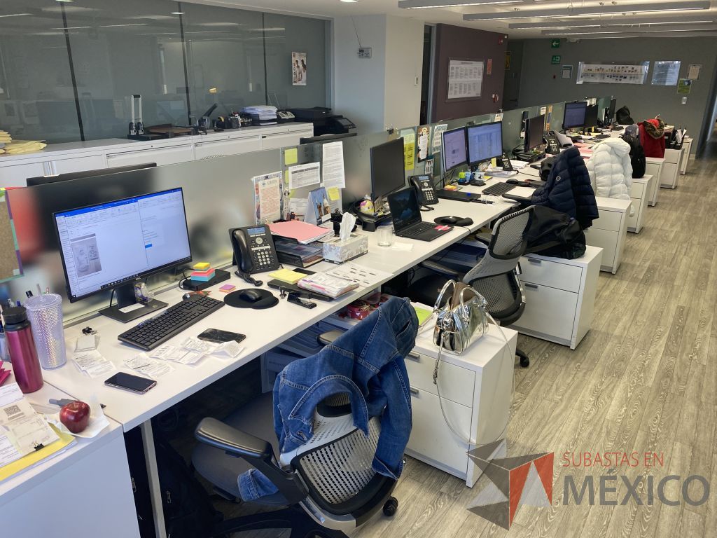 Lote 016 - Estación de trabajo para 14 personas con mampara división de vidrio - Imagen 16