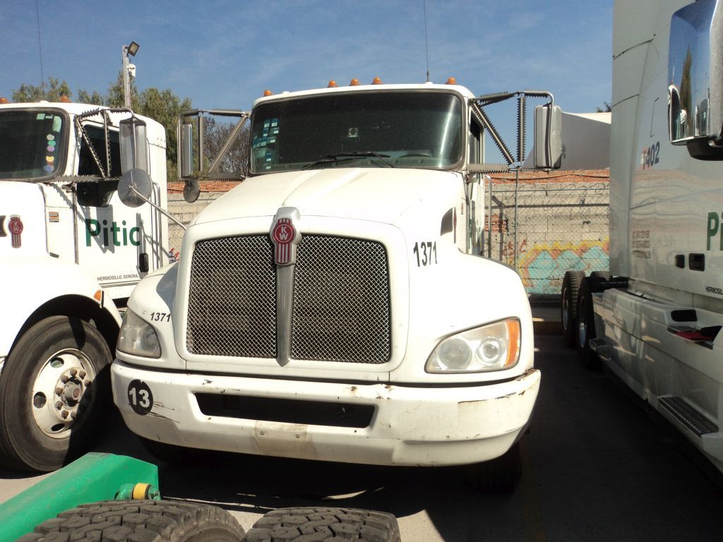 Lote 001 - Tractocamion Kenworth 2013 PX-8, Fuller 10 Vel., 40,000 lbs. - Imagen 2