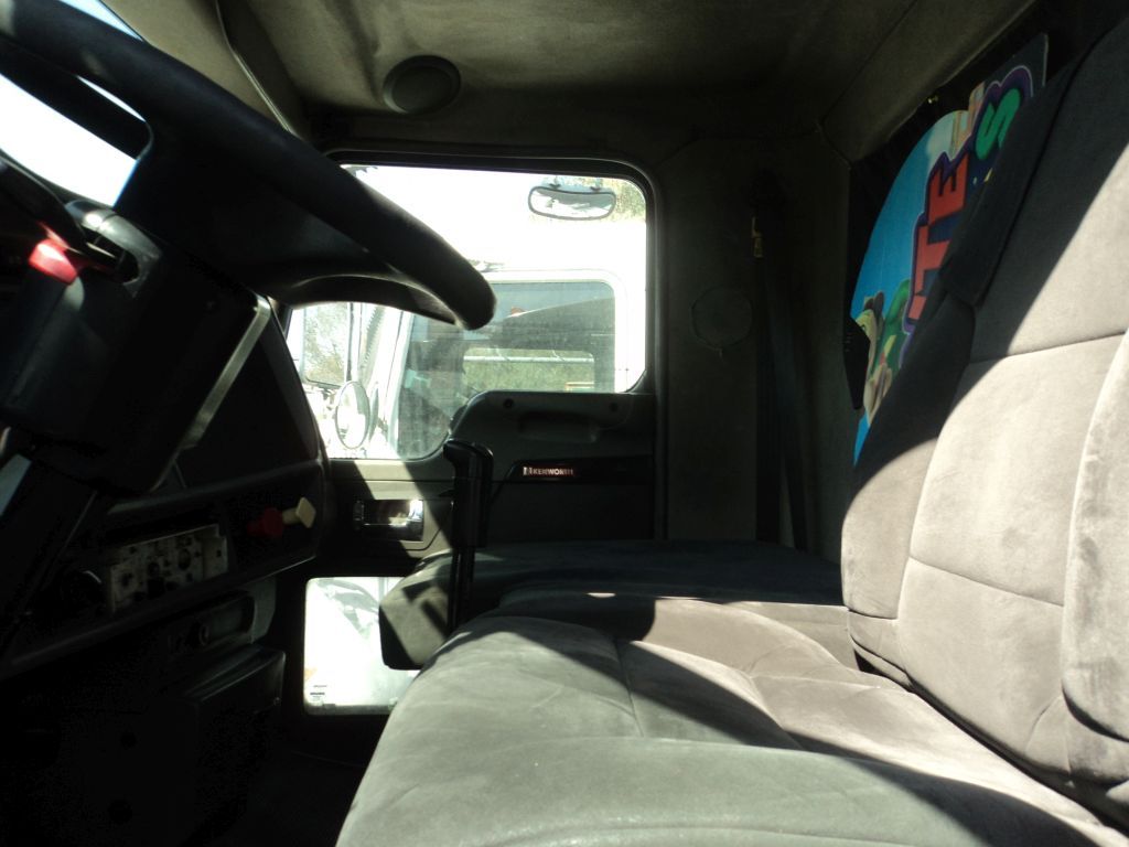 Lote 002 - Tractocamión Kenworth 2013 PX-8, Fuller 10 Vel., 40,000 lbs. - Imagen 9