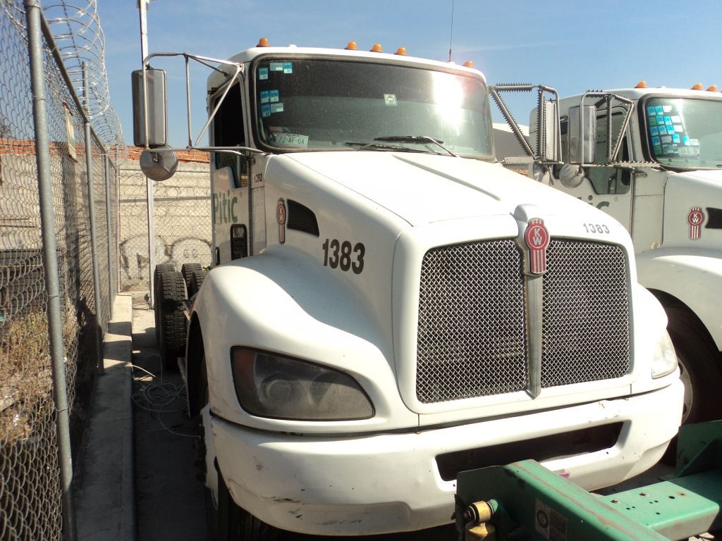 Lote 003 - Tractocamión Kenworth 2013 PX-8, Fuller 10 Vel., 40,000 lbs. - Imagen 4
