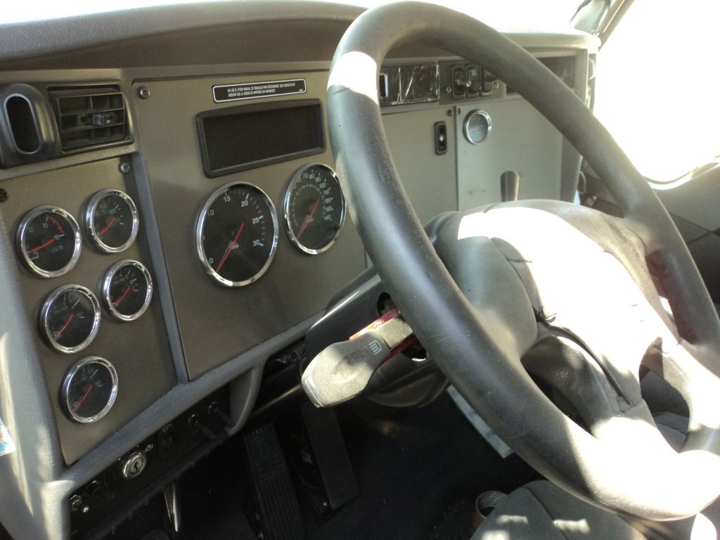 Lote 003 - Tractocamión Kenworth 2013 PX-8, Fuller 10 Vel., 40,000 lbs. - Imagen 9