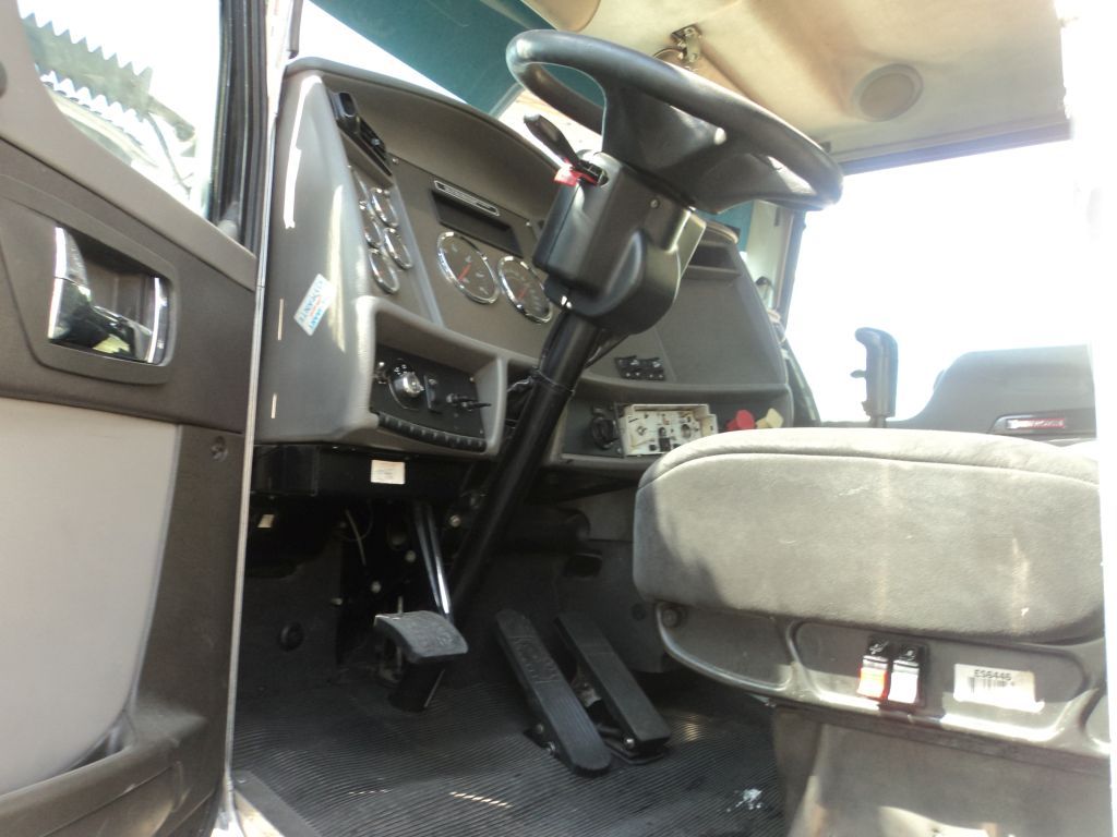 Lote 003 - Tractocamión Kenworth 2013 PX-8, Fuller 10 Vel., 40,000 lbs. - Imagen 6