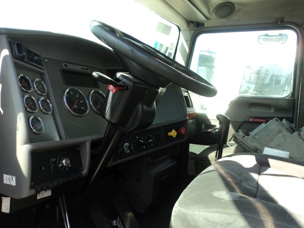 Lote 004 - Tractocamión Kenworth 2013 PX-8, Fuller 10 Vel., 40,000 lbs. - Imagen 8