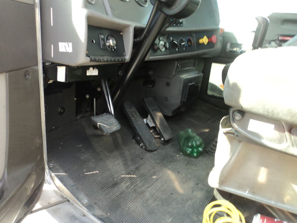 Lote 004 - Tractocamión Kenworth 2013 PX-8, Fuller 10 Vel., 40,000 lbs. - Imagen 6