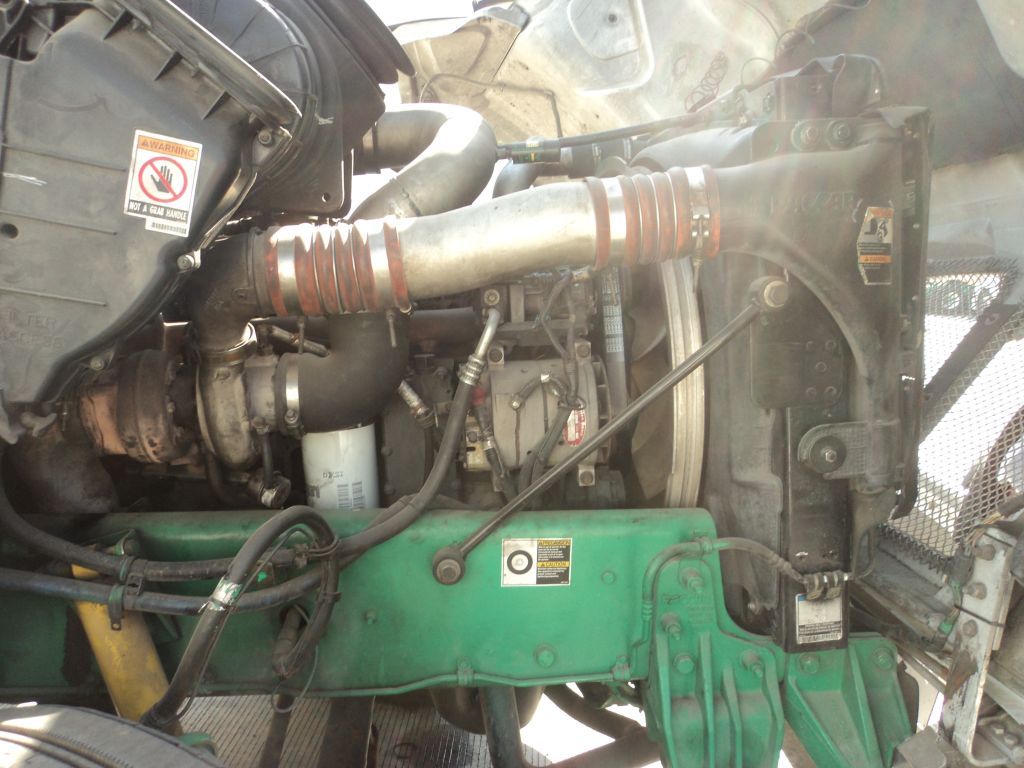 Lote 004 - Tractocamión Kenworth 2013 PX-8, Fuller 10 Vel., 40,000 lbs. - Imagen 3