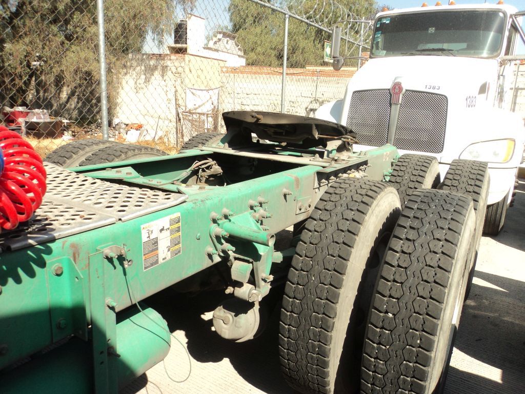 Lote 006 - Tractocamión Kenworth 2013 PX-8, Fuller 10 Vel., 40,000 lbs. - Imagen 4