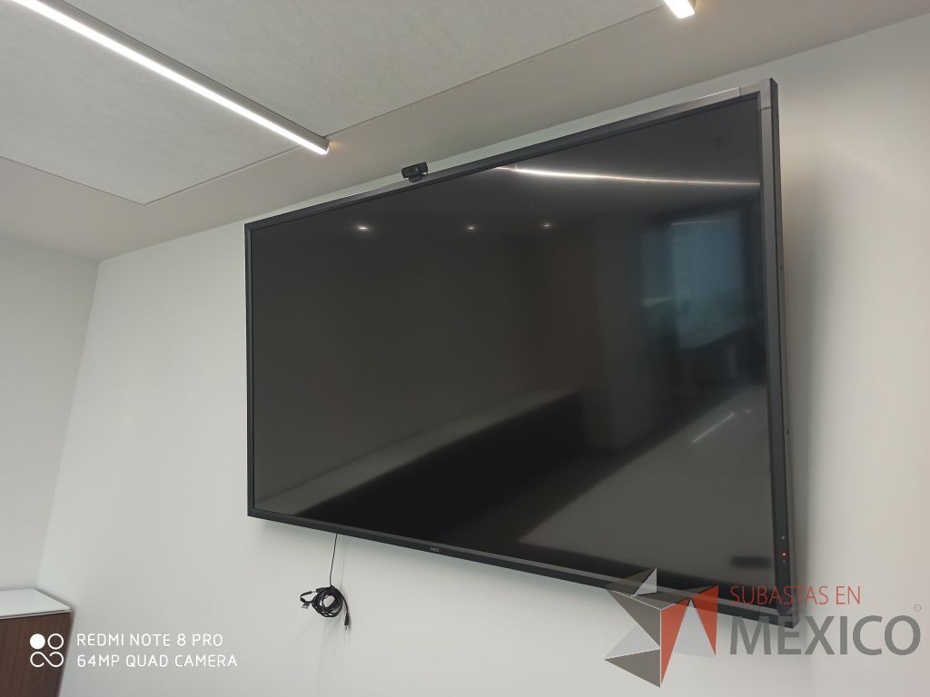 Lote 093 - Monitor de 80 " pulgadas con soporte de pared y control, Marca Nec - Imagen 5