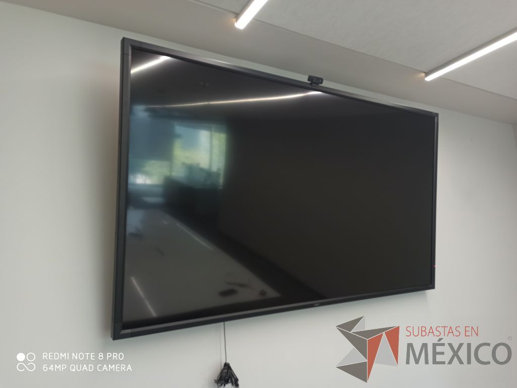 Lote 093 - Monitor de 80 " pulgadas con soporte de pared y control, Marca Nec - Imagen 6