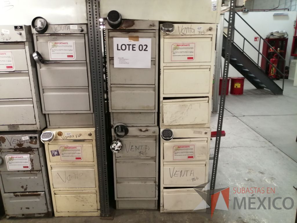 Lote 002 - 17 Cajoneras Temporizadas, 3 Porta cheques y 140 Sillas - Imagen 40