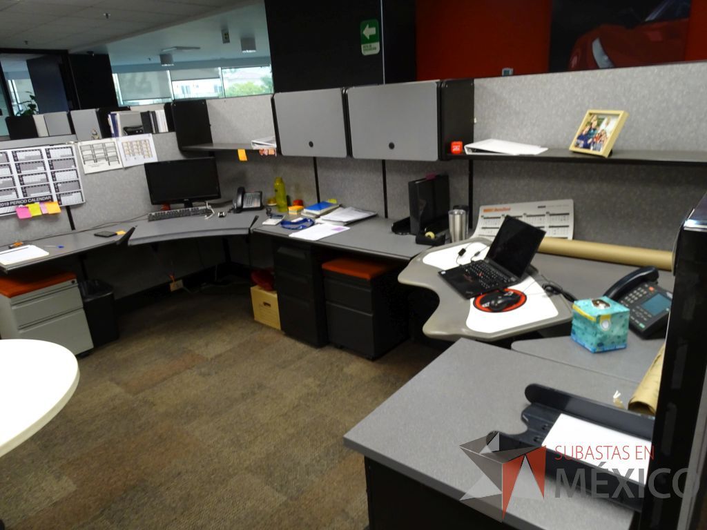 Lote 021- Estación de trabajo para 4 personas de mámpara alta - Imagen 2