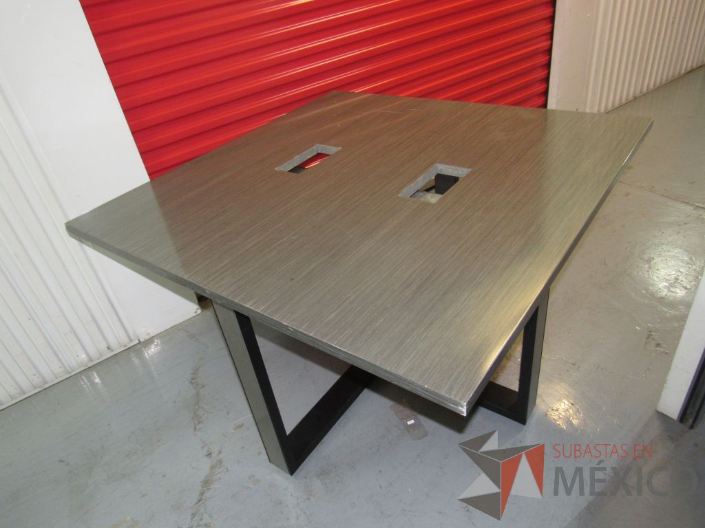 Lote 005 - Mesa de trabajo para 4 personas con base metálica - Imagen 12