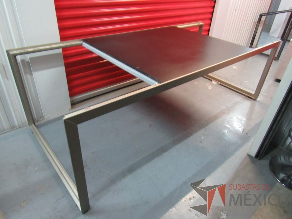 Lote 007 - Archivero vertical de 2 cajones y Base metálica para cubierta color café
