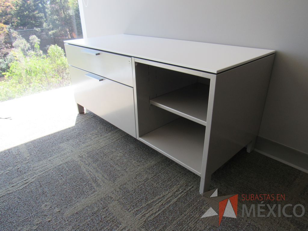 Lote 056 - Estación de trabajo y Credenza con 2 cajones - Imagen 14