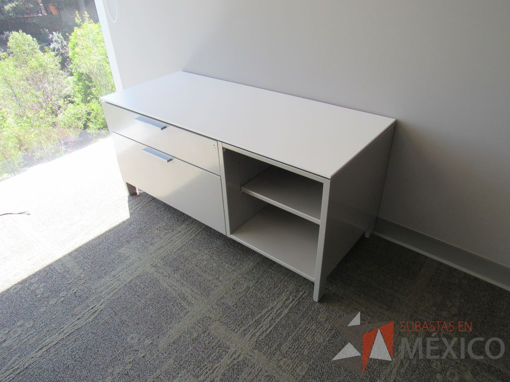 Lote 056 - Estación de trabajo y Credenza con 2 cajones - Imagen 15