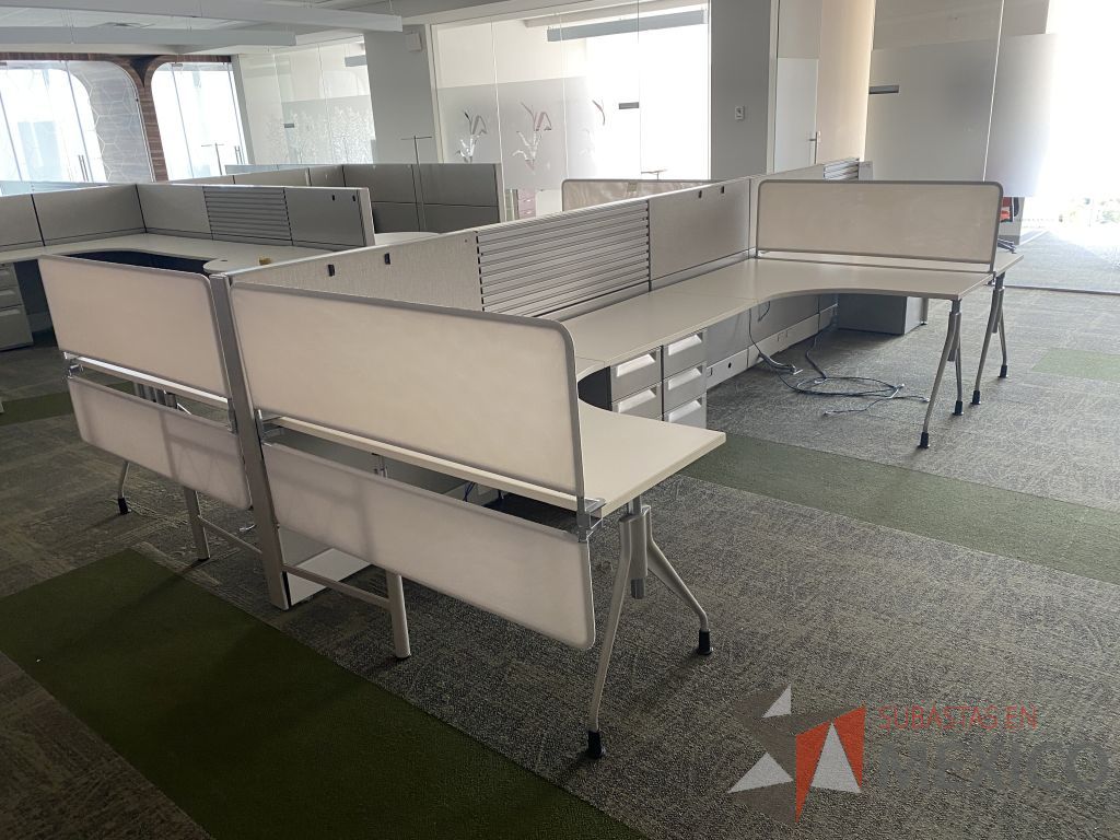 Lote 007 - Estación de trabajo para 6 personas con 6 archiveros verticales - Imagen 11