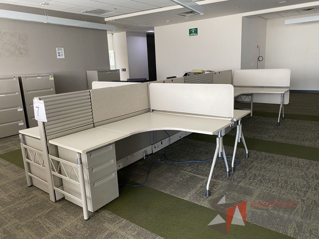 Lote 007 - Estación de trabajo para 6 personas con 6 archiveros verticales - Imagen 12