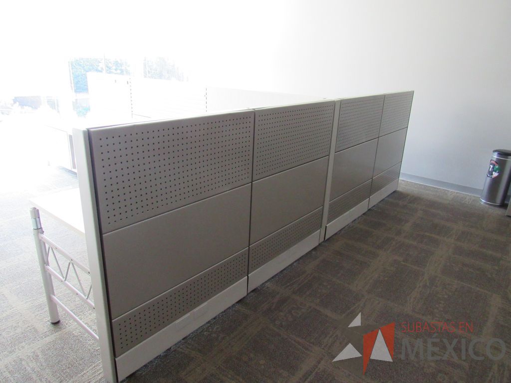 Lote 056 - Estación de trabajo y Credenza con 2 cajones - Imagen 19