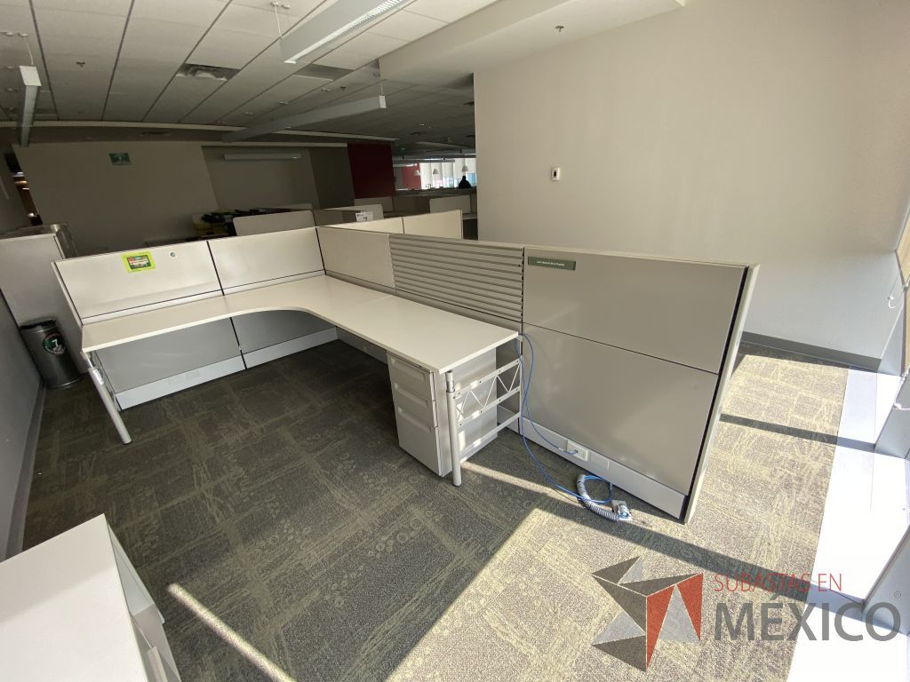 Lote 032 - Estación de trabajo para 2 personas con mampara baja y 2 archiveros - Imagen 21