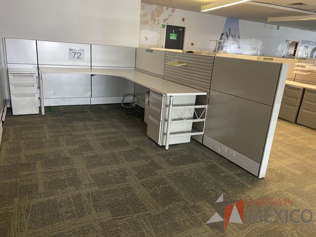 Lote 072 - Estación de trabajo para 1 persona y Credenza con 2 cajones y 1 entrepaño. - Imagen 19