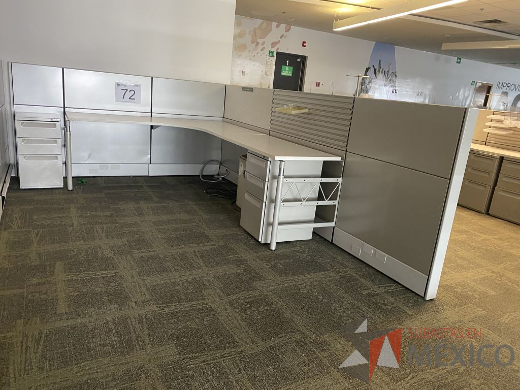 Lote 072 - Estación de trabajo para 1 persona y Credenza con 2 cajones y 1 entrepaño. - Imagen 18