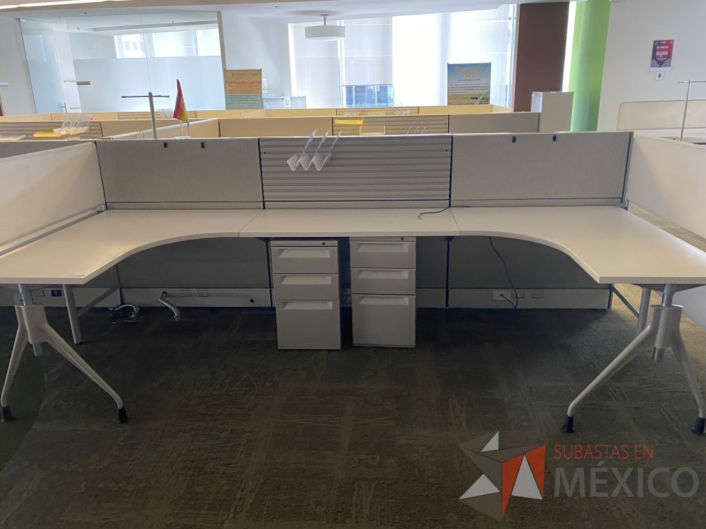 Lote 064 - Estación de trabajo lineal para 4 personas y 4 archiveros de 3 cajones. - Imagen 10