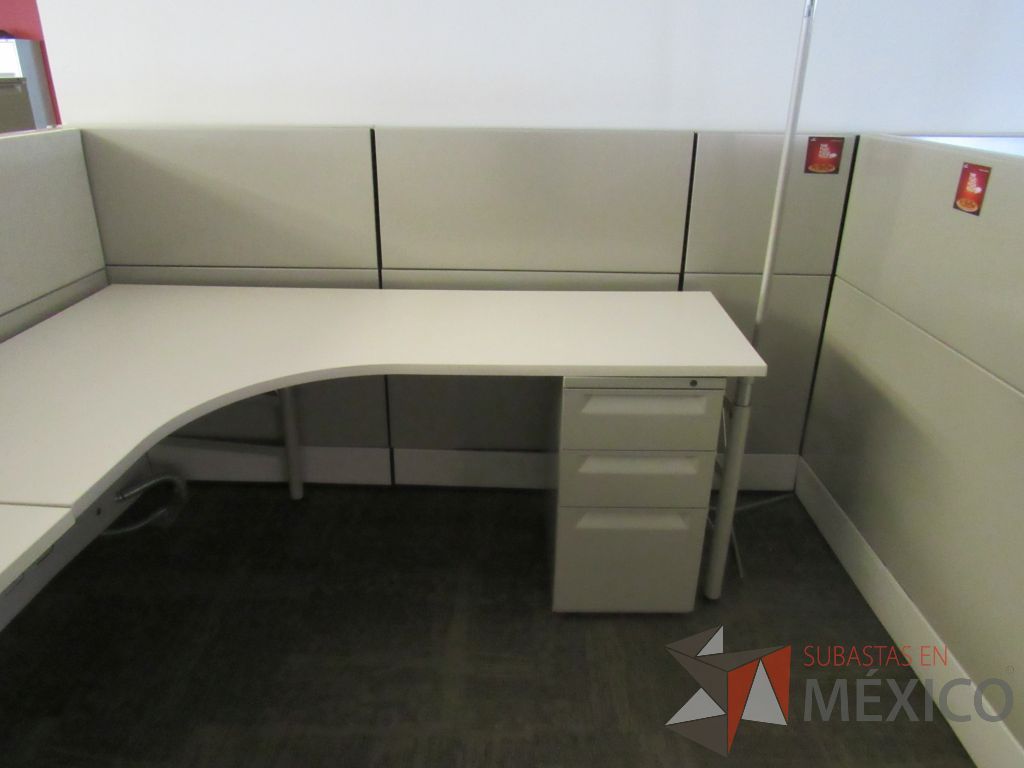 Lote 066 - Estación de trabajo para 2 personas y Credenzas con 2 cajones y 1 entrepaño - Imagen 12