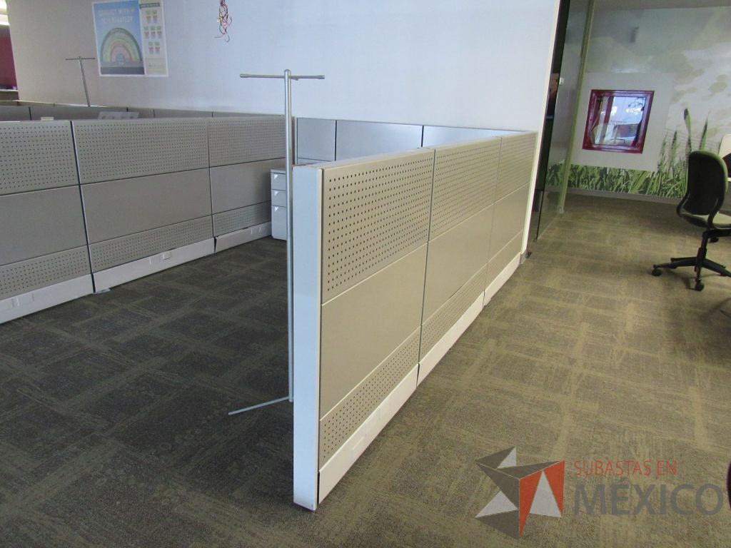 Lote 072 - Estación de trabajo para 1 persona y Credenza con 2 cajones y 1 entrepaño. - Imagen 10