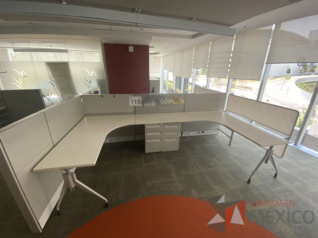 Lote 115 - Estación de trabajo para 4 personas y 4 archiveros de 3 cajones. - Imagen 11