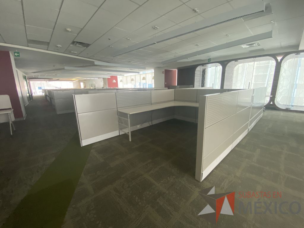 Lote 009 - Estación de trabajo para 6 personas con 6 archiveros verticales - Imagen 3