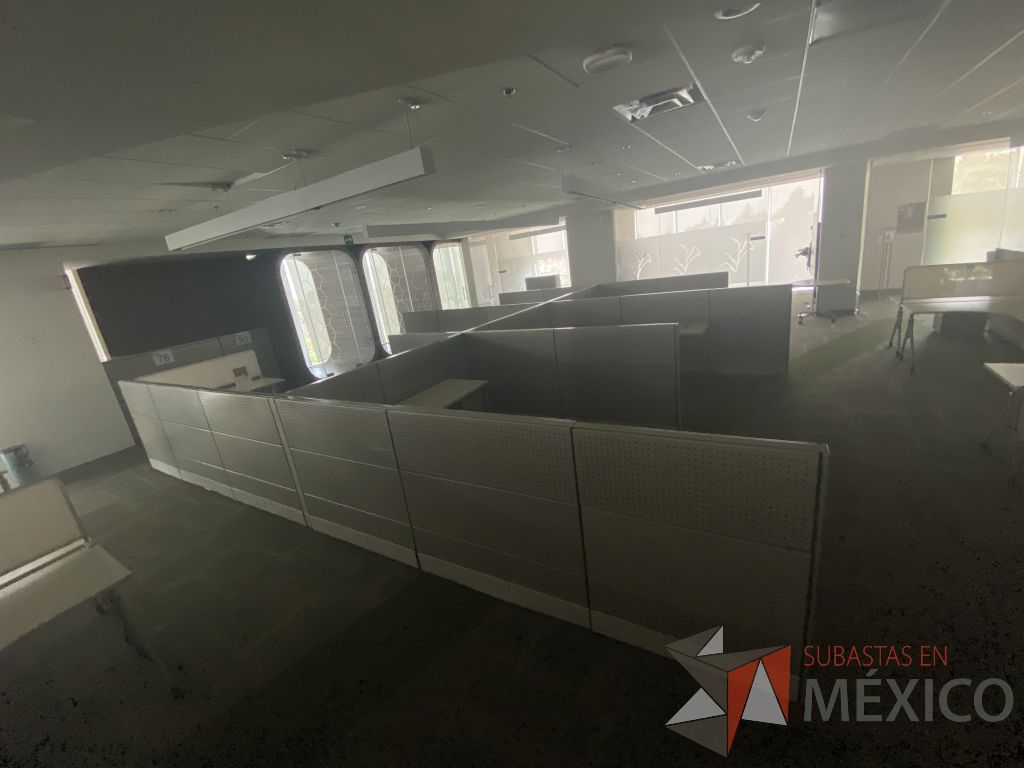 Lote 009 - Estación de trabajo para 6 personas con 6 archiveros verticales - Imagen 5