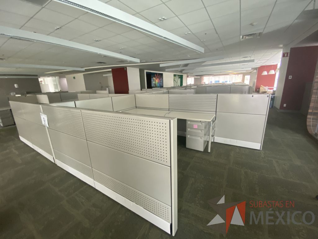 Lote 009 - Estación de trabajo para 6 personas con 6 archiveros verticales - Imagen 8