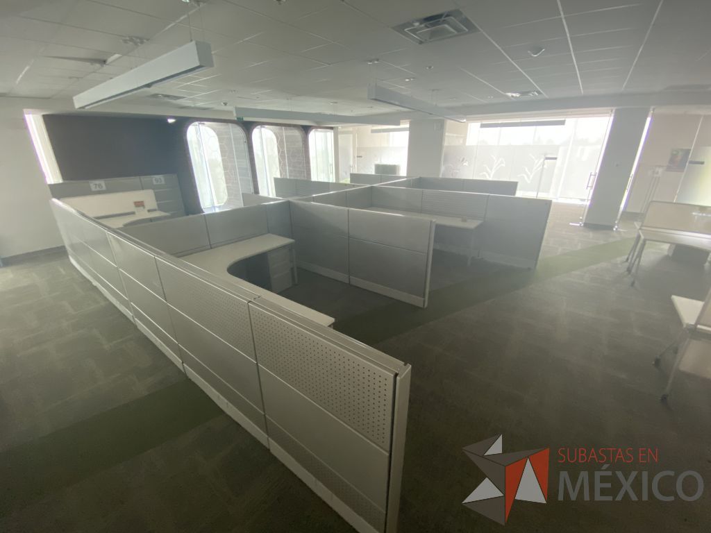 Lote 009 - Estación de trabajo para 6 personas con 6 archiveros verticales - Imagen 13