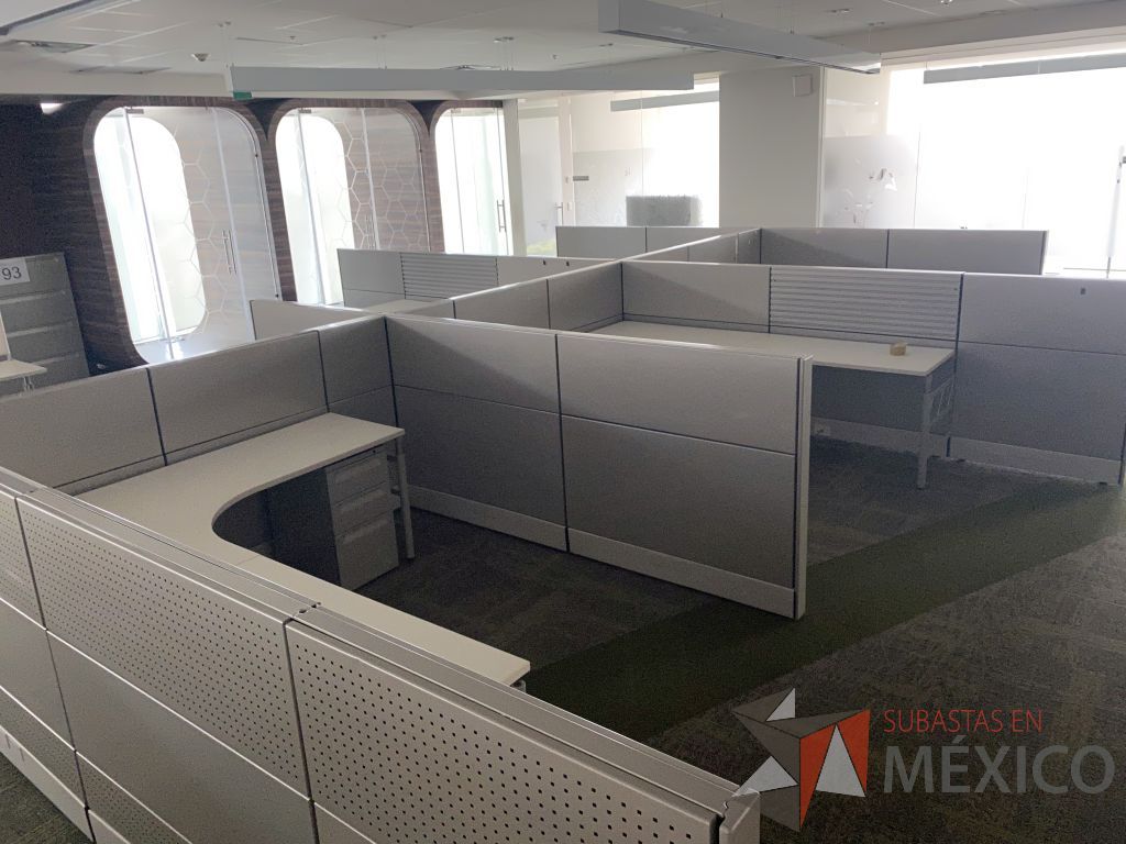 Lote 009 - Estación de trabajo para 6 personas con 6 archiveros verticales - Imagen 14