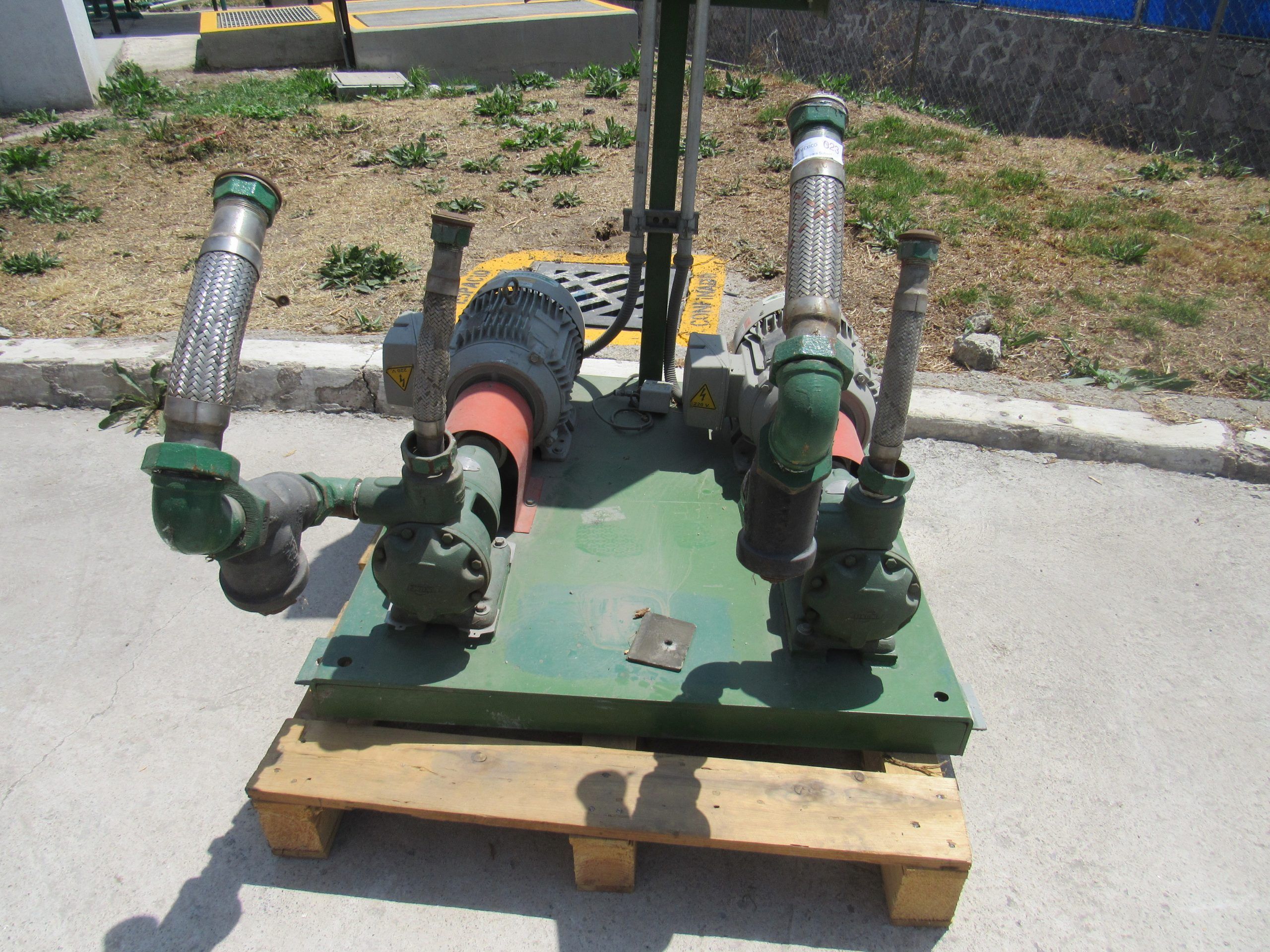 Lote 001 - Estructura metálica con 2 bombas eléctricas (7,5 CP, 5595 KW, 67 KG) y tablero de control - Imagen 25
