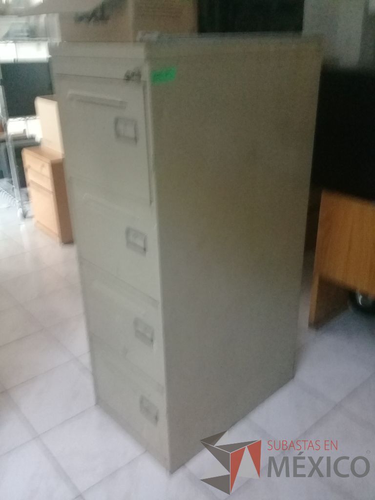 Lote 150 - Archivero metalico de 4 gavetas color beige con llave - Imagen 2