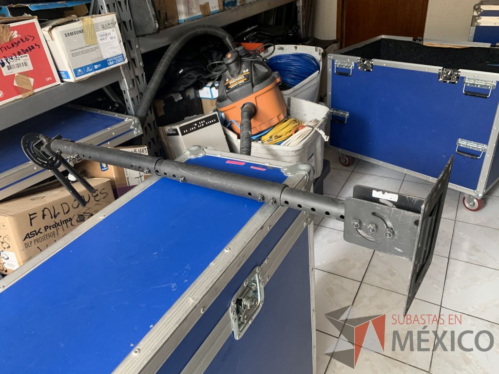 Lote 145 - 2 Soportes de techo para video proyector c/extension hasta 1 mt y 1 soporte de techo para video proyector c/extension hasta 63cms. - Imagen 5