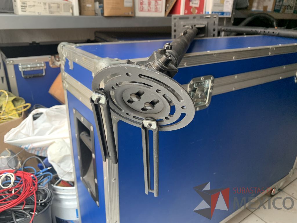 Lote 145 - 2 Soportes de techo para video proyector c/extension hasta 1 mt y 1 soporte de techo para video proyector c/extension hasta 63cms. - Imagen 3
