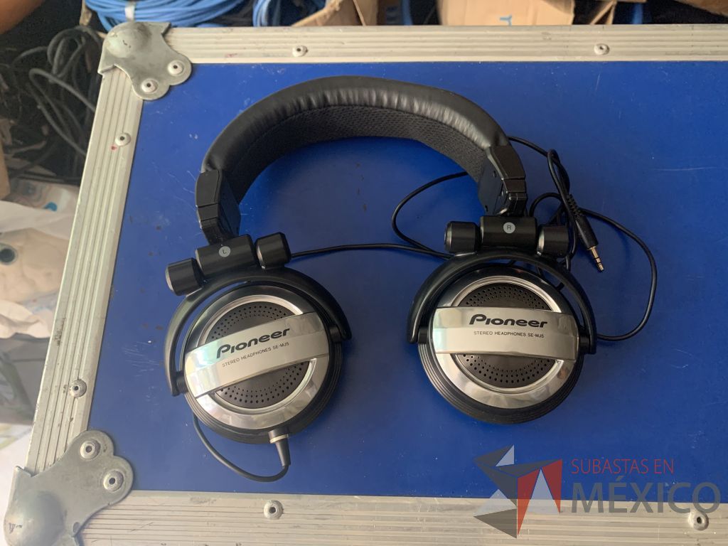 Lote 142 - 3 audifonos orejera marca Pionner y 2 juegos de Walkie Talkie marca Midland - Imagen 9