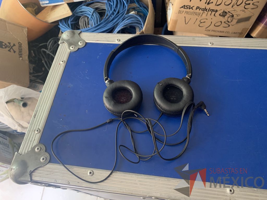 Lote 142 - 3 audifonos orejera marca Pionner y 2 juegos de Walkie Talkie marca Midland - Imagen 4
