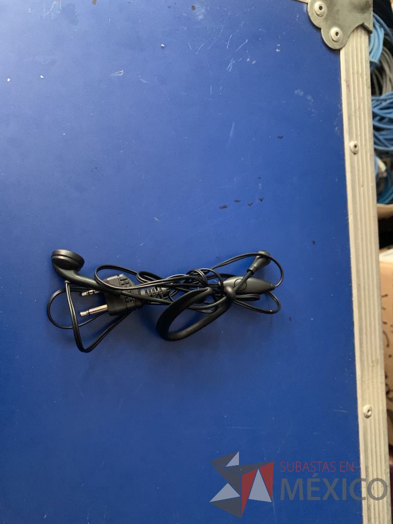 Lote 142 - 3 audifonos orejera marca Pionner y 2 juegos de Walkie Talkie marca Midland - Imagen 25