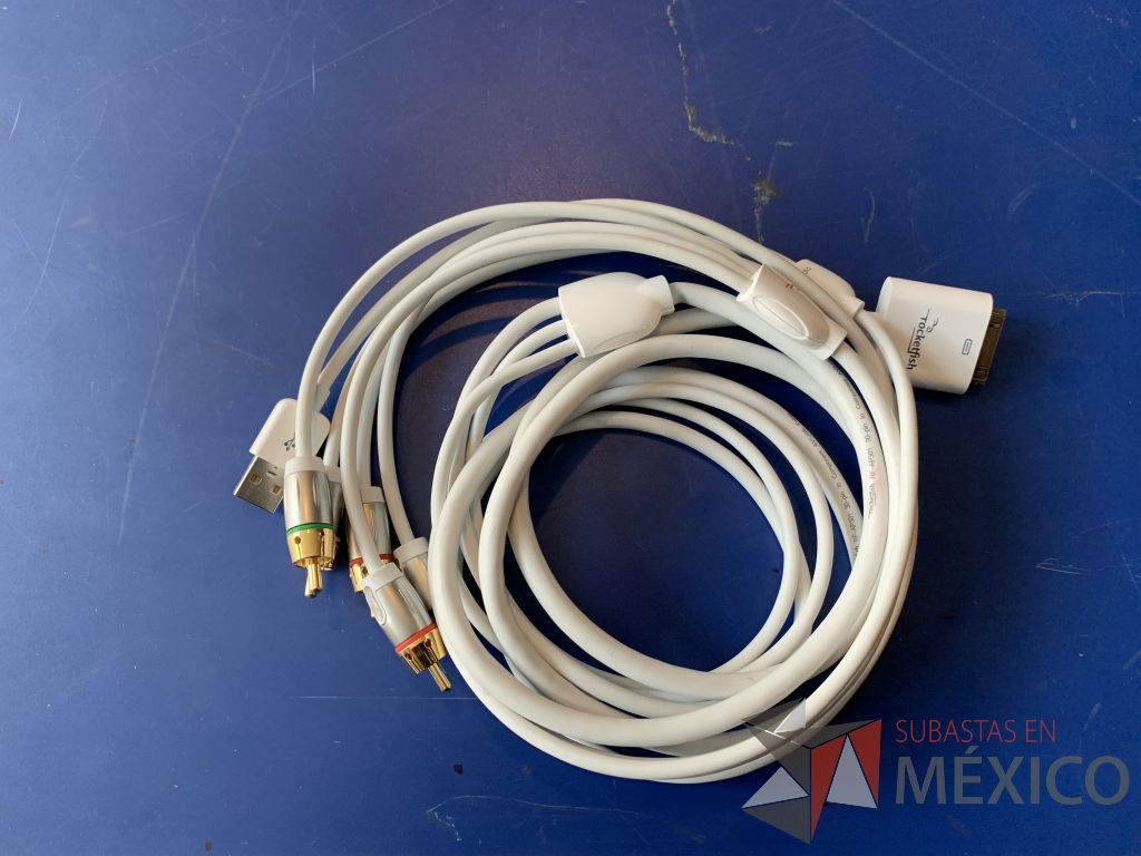 Lote 133 - 1 cable AV/USB p/IPAD,2 adaptadores minidisplay a VGA, 6 divisores VGA de 2 vias... - Imagen 15