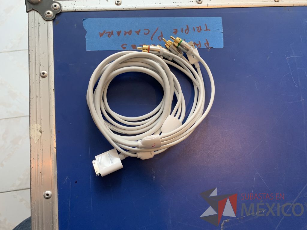 Lote 133 - 1 cable AV/USB p/IPAD,2 adaptadores minidisplay a VGA, 6 divisores VGA de 2 vias... - Imagen 18