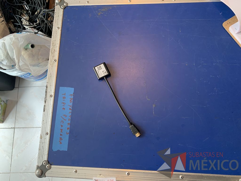 Lote 133 - 1 cable AV/USB p/IPAD,2 adaptadores minidisplay a VGA, 6 divisores VGA de 2 vias... - Imagen 6