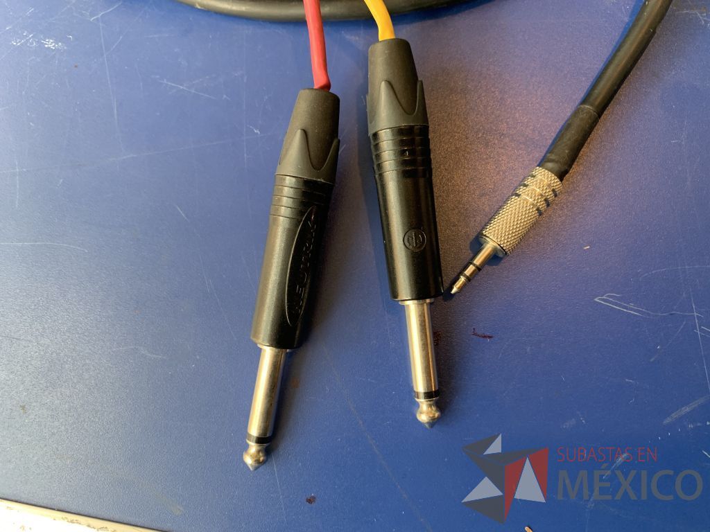 Lote 112 - 44 cables plug y miniplug a varias terminales y varias medidas - Imagen 2