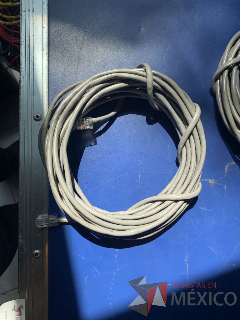 Lote 122 - 1/2 bobina de cable UTP 5E 160 mts aprox. Marca WAM y 39 cales gris de datos marca Cooper - Imagen 16