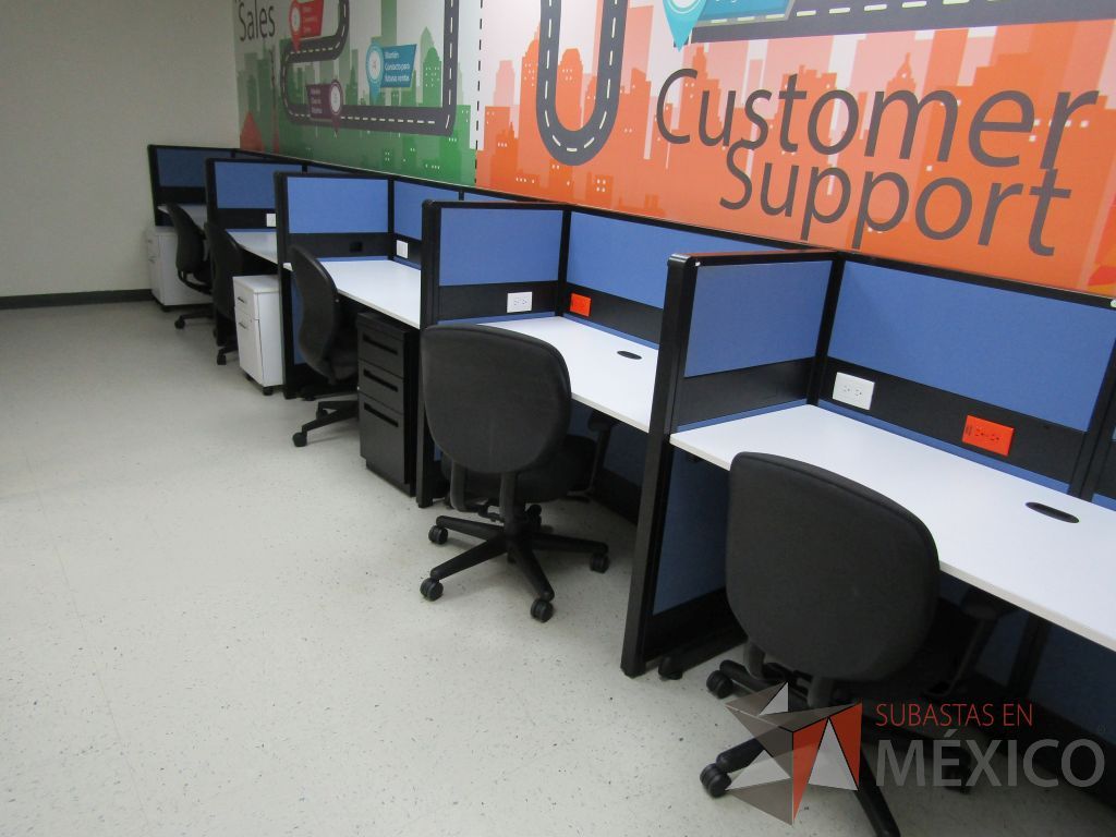 Lote 104 - Estación de trabajo tipo call center para 5 personas