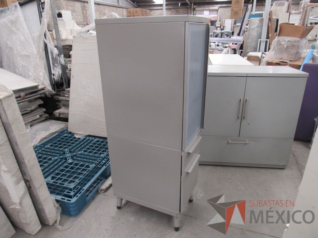 Lote 006 - Gabinete con 1 puerta y 2 cajones color gris. - Imagen 6