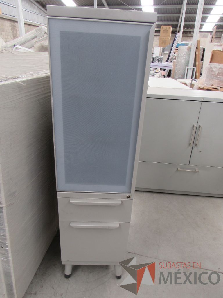 Lote 006 - Gabinete con 1 puerta y 2 cajones color gris. - Imagen 10