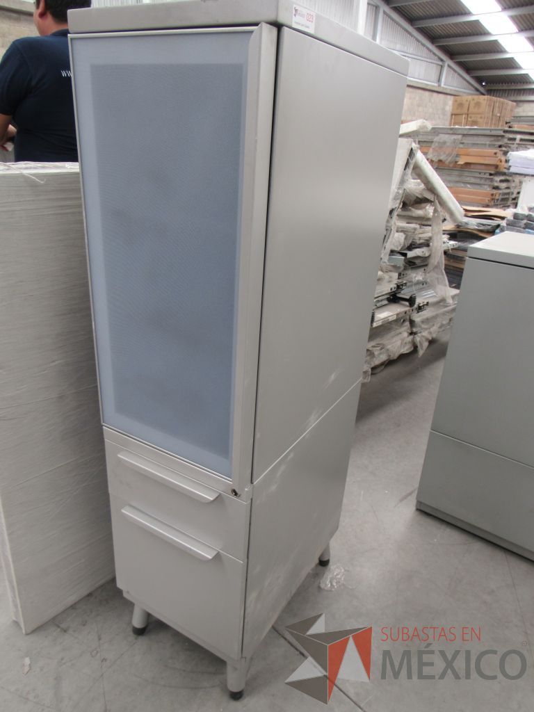 Lote 006 - Gabinete con 1 puerta y 2 cajones color gris. - Imagen 11