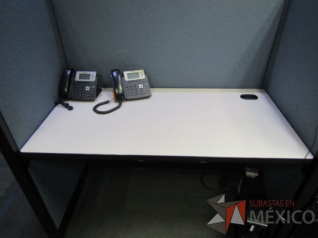 Lote 112 - Estación de trabajo lineal para 6 personas - Imagen 6
